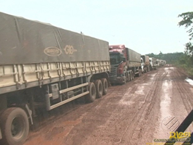 Não mudou nada: Chuvas provocam atoleiros em rodovia no sudoeste do Pará