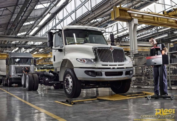 Venda de caminhões deve ficar em 130 mil unidades este ano