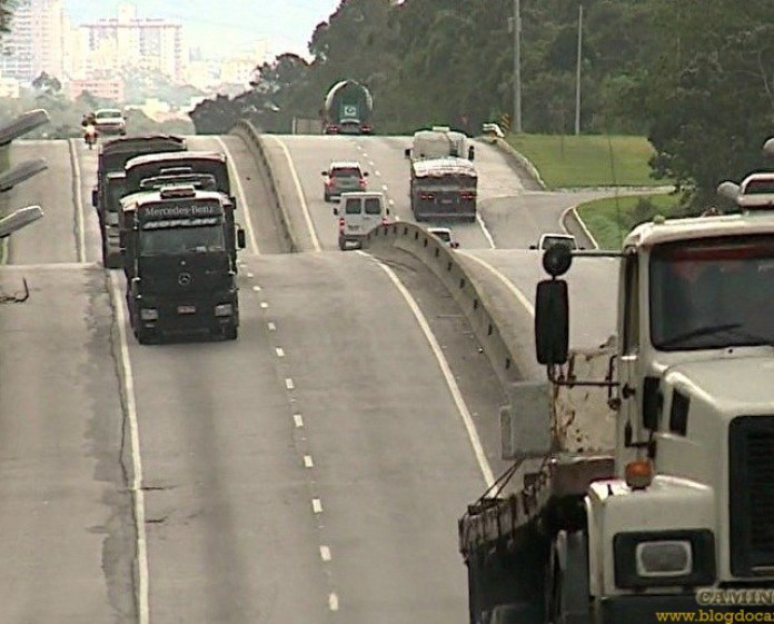 Rodovias predominam no transporte de cargas, diz pesquisa do IBGE